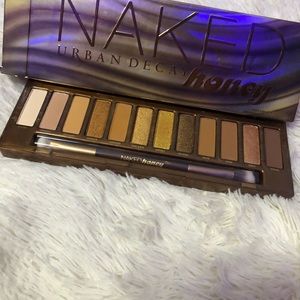 Urban decay naked honey palette
